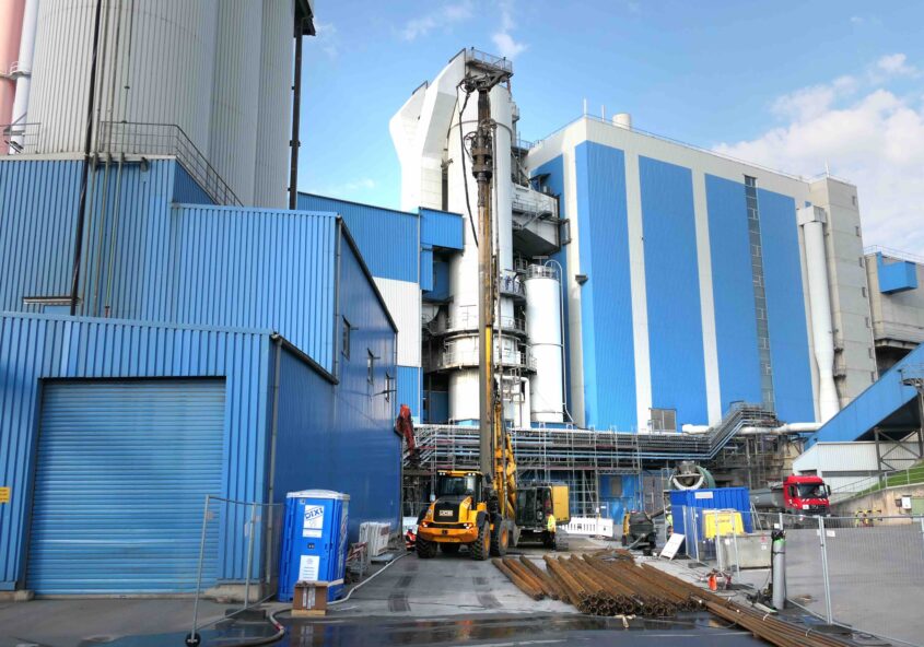 Blaues Industriegebäude